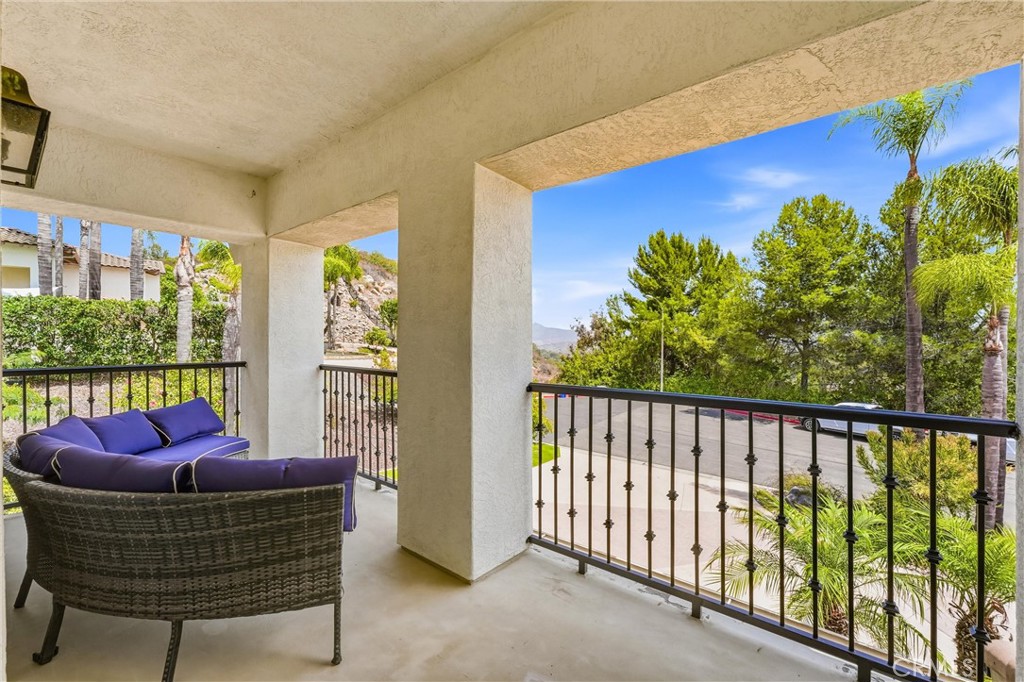 2477 Saffron Glen