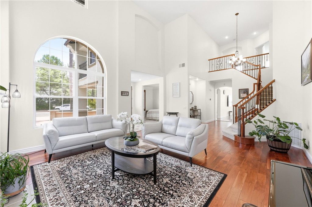 2477 Saffron Glen