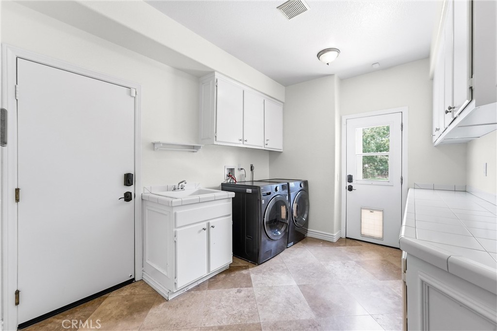 2477 Saffron Glen