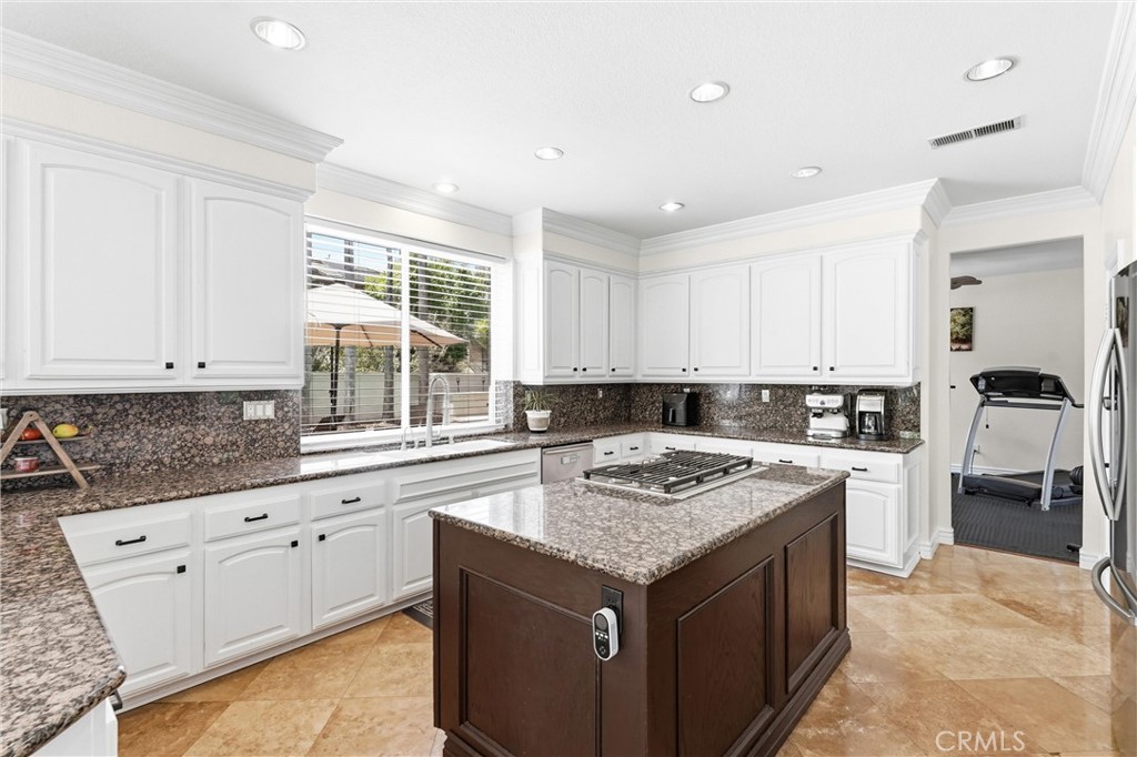 2477 Saffron Glen