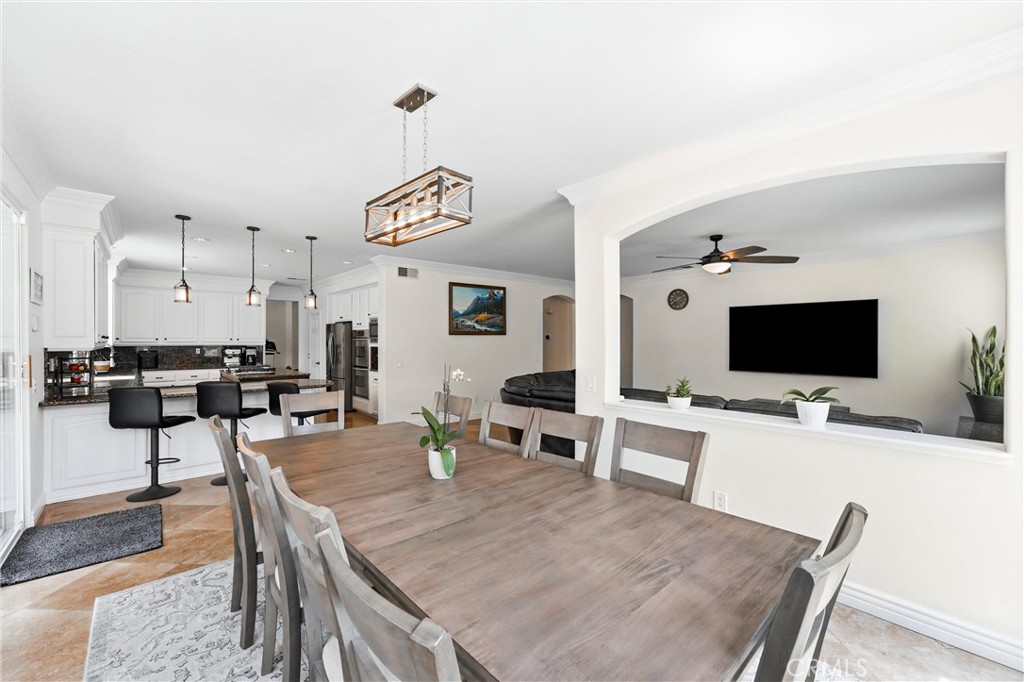 2477 Saffron Glen
