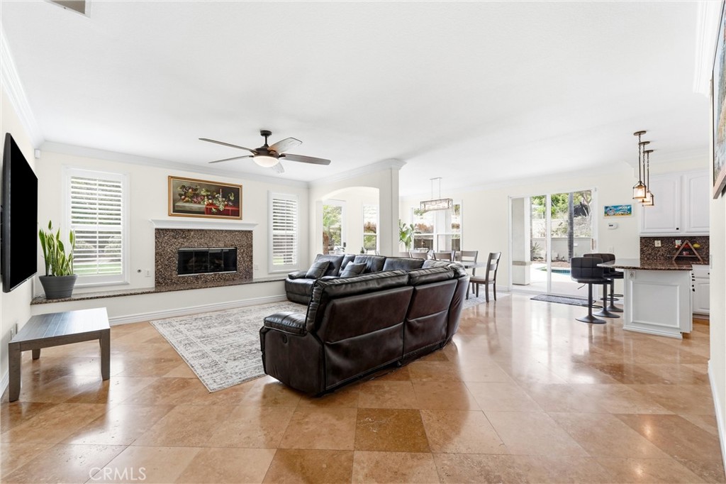 2477 Saffron Glen