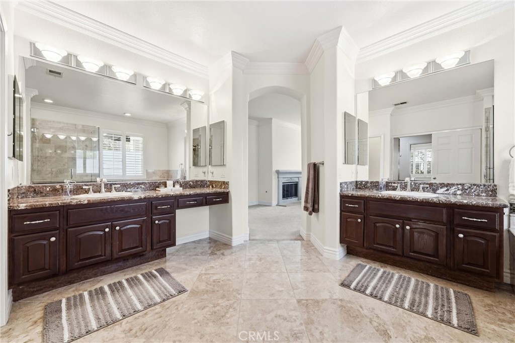 2477 Saffron Glen