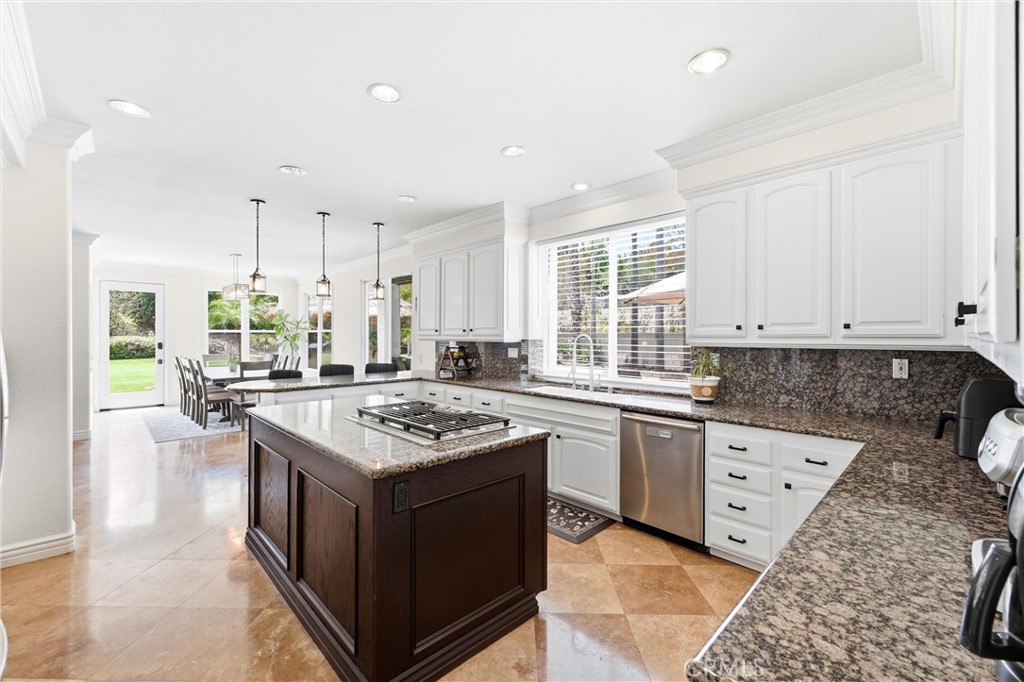 2477 Saffron Glen