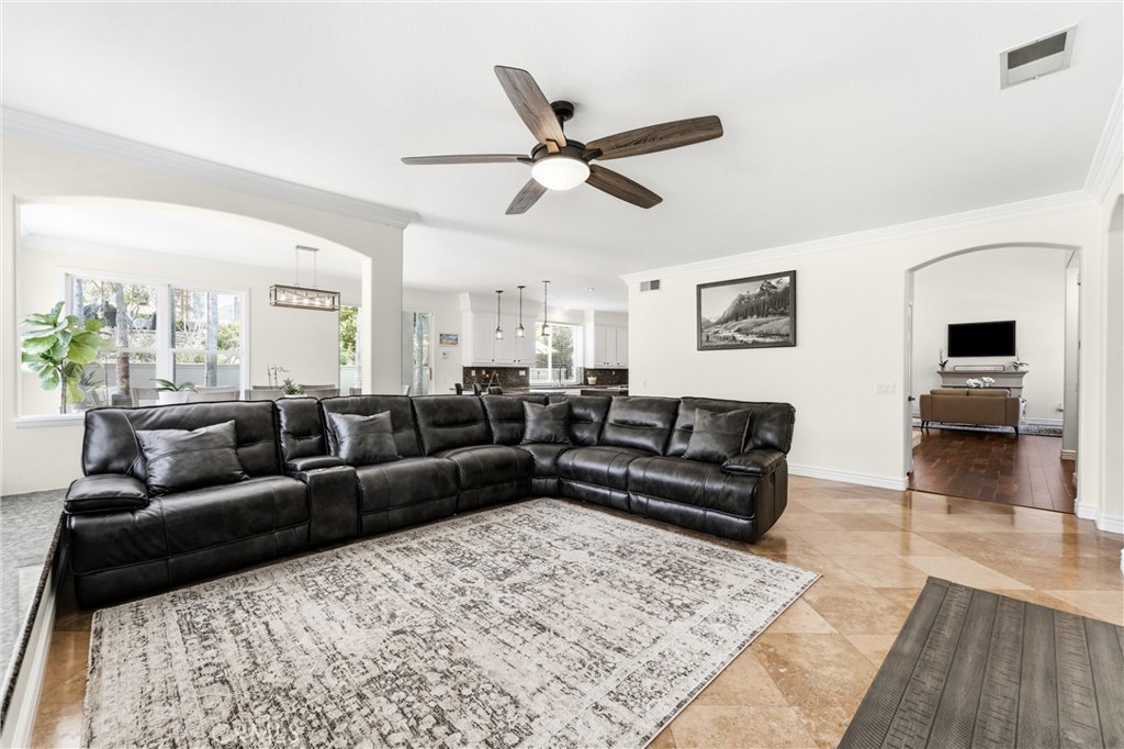 2477 Saffron Glen