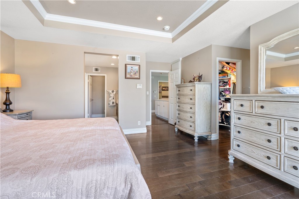 8805 E Crestview