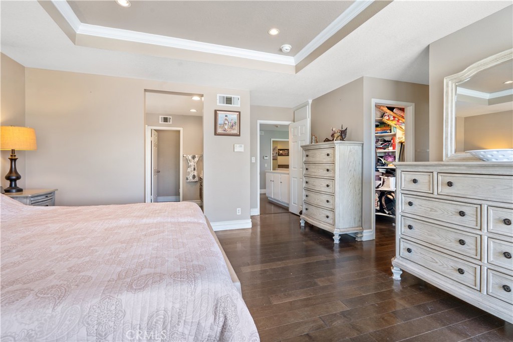 8805 E Crestview
