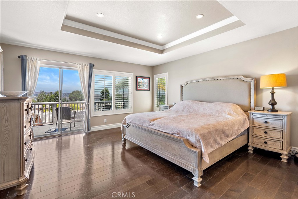 8805 E Crestview