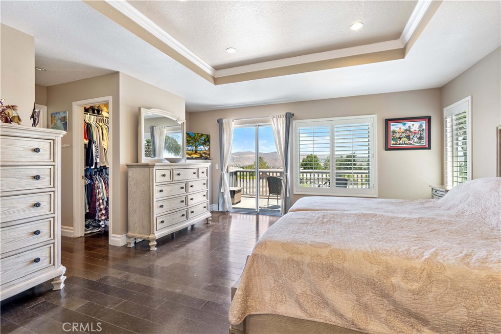 8805 E Crestview