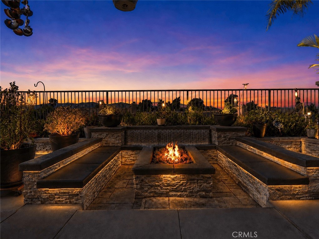 8805 E Crestview