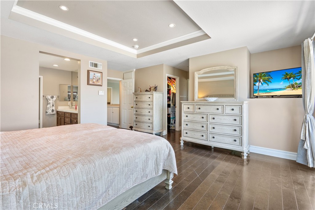 8805 E Crestview