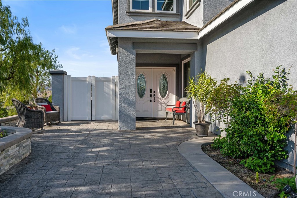 8805 E Crestview