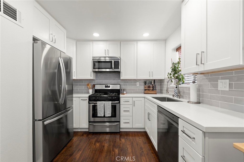 15809 Venus Place