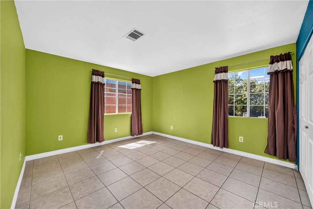 1015 W 5th