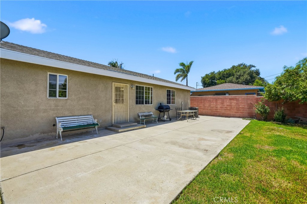 1015 W 5th