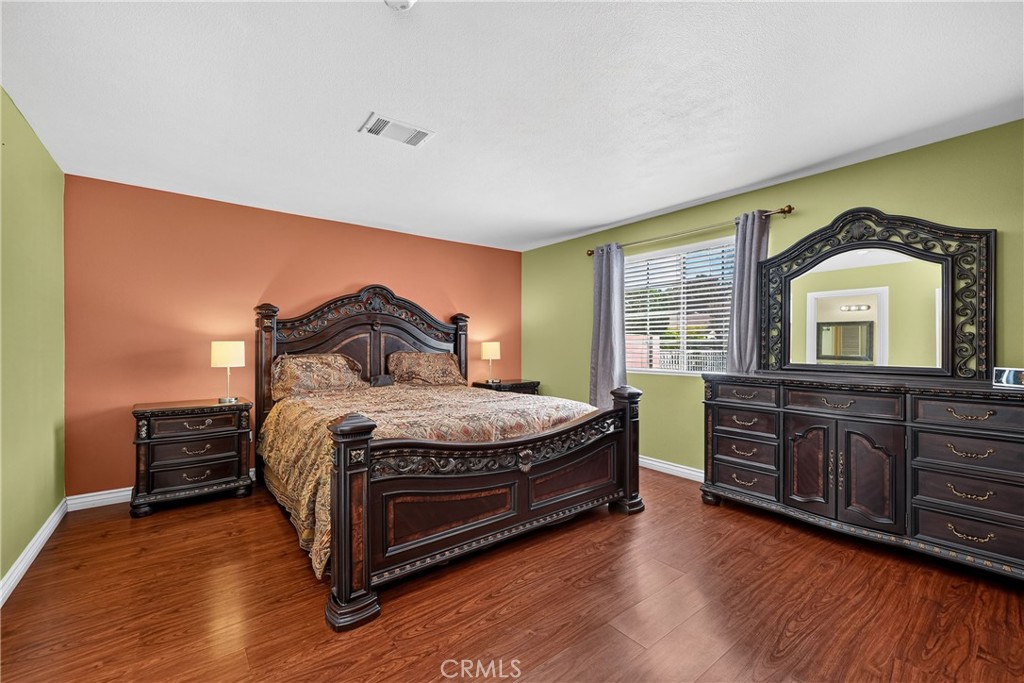 1015 W 5th