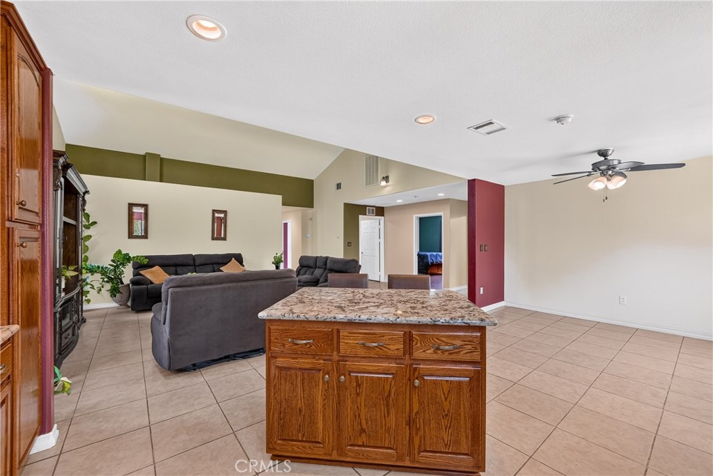 1015 W 5th