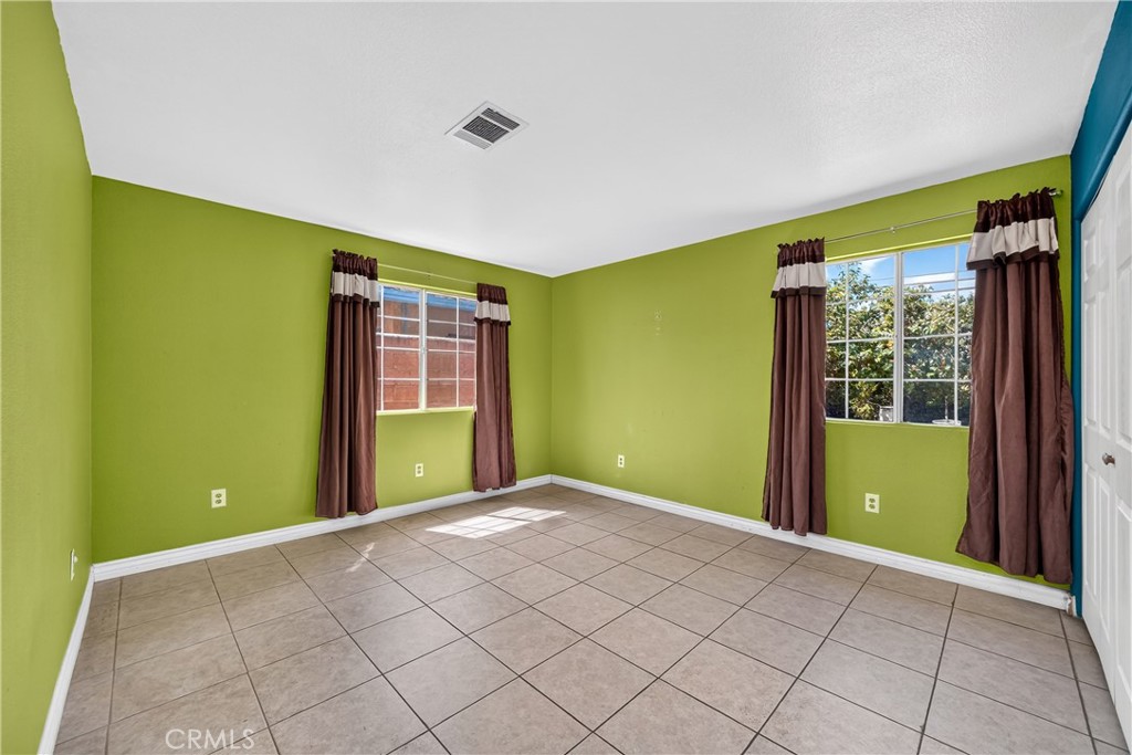 1015 W 5th