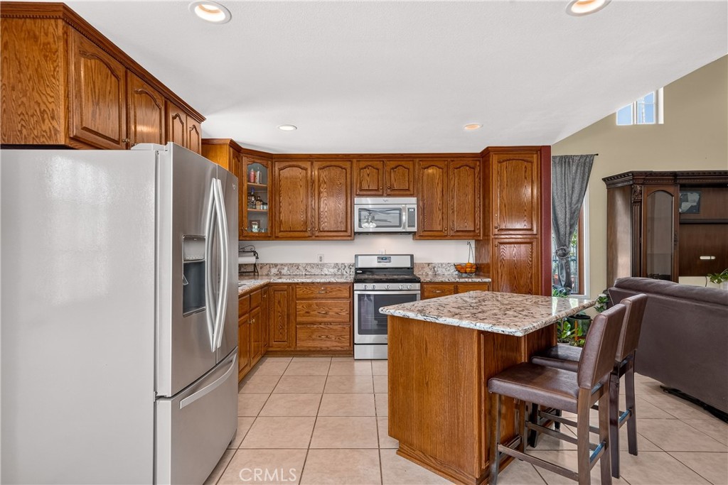 1015 W 5th