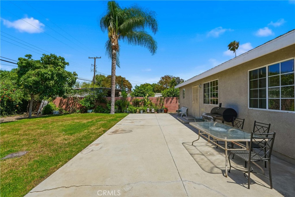 1015 W 5th