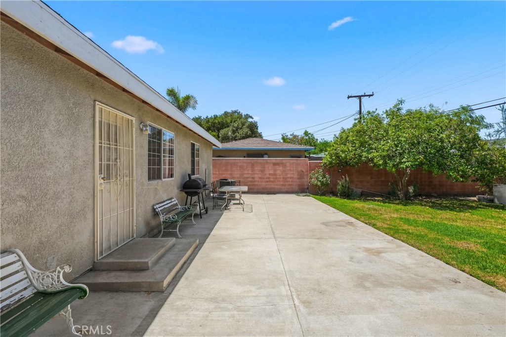 1015 W 5th