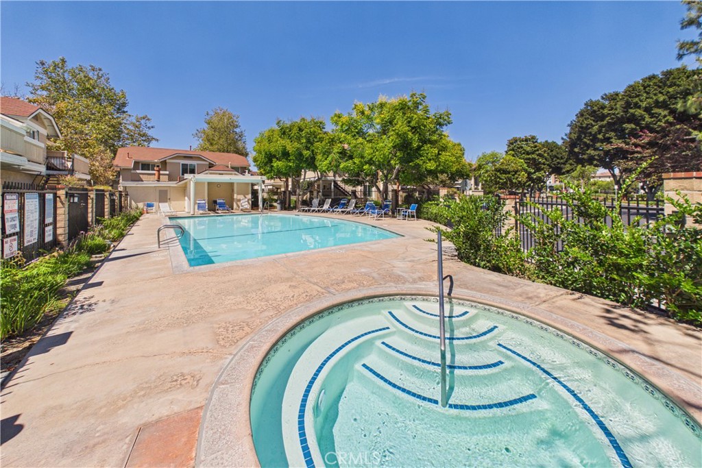 7735 Briarglen D