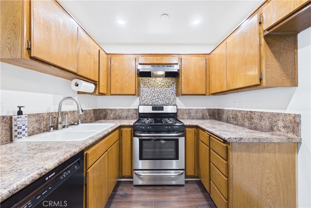 7735 Briarglen D