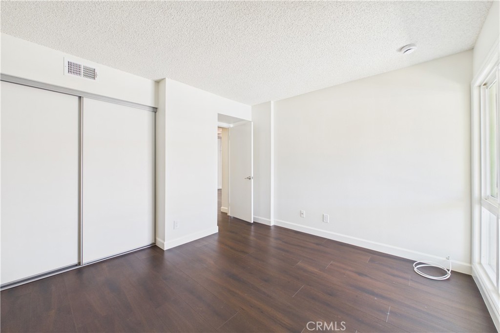 7735 Briarglen D