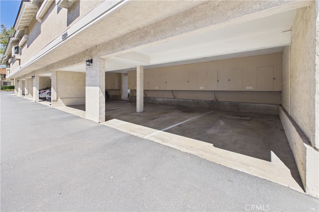 7735 Briarglen D