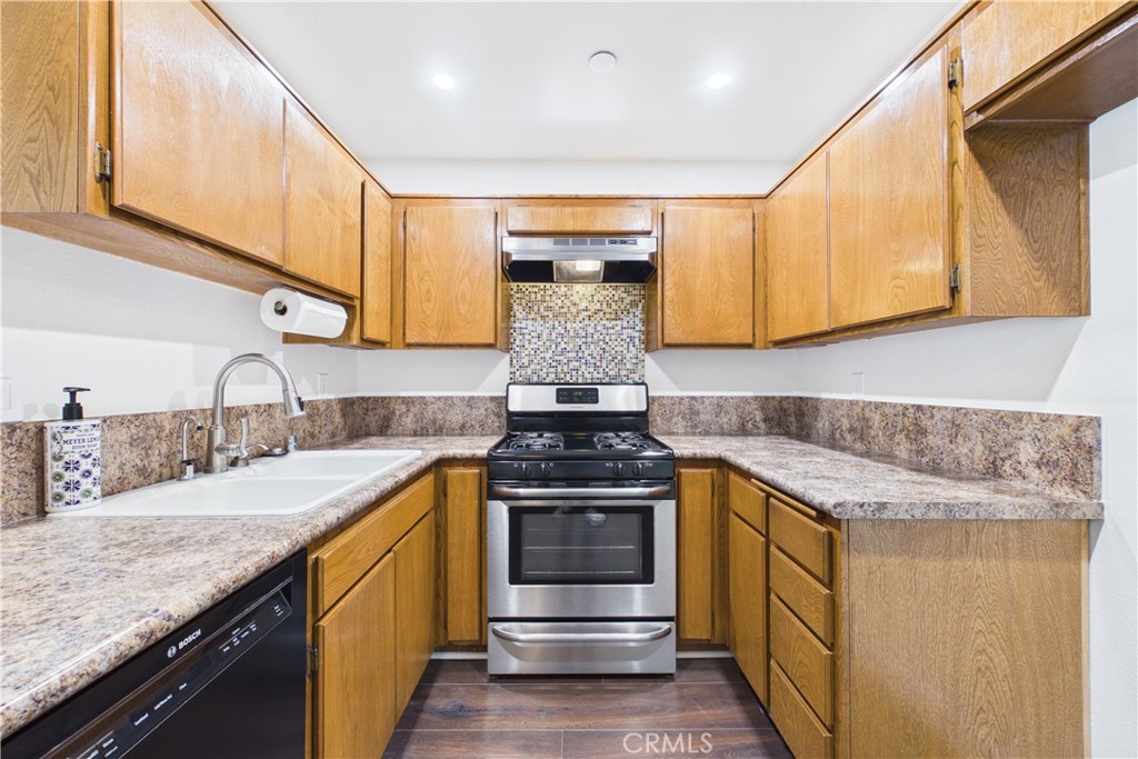 7735 Briarglen D