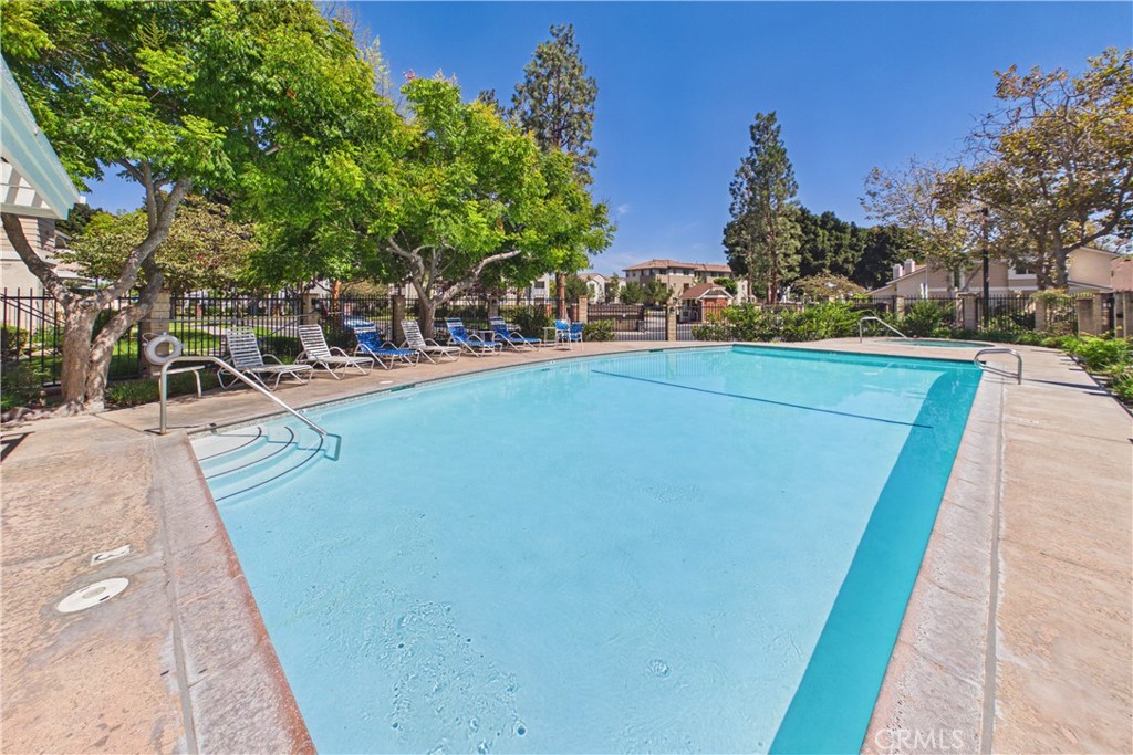7735 Briarglen D