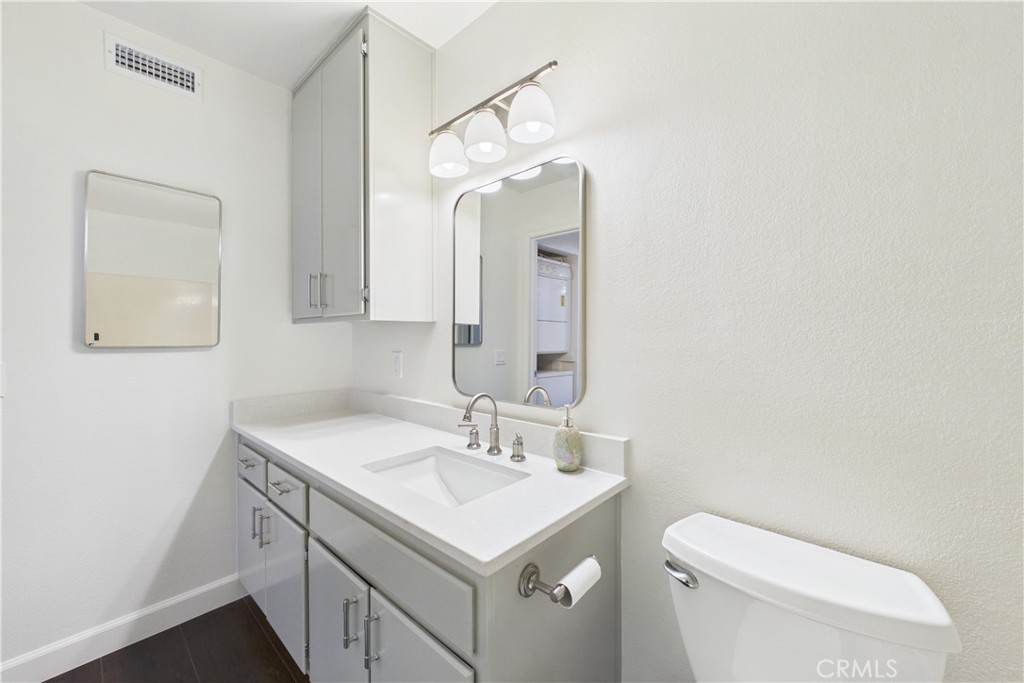 7735 Briarglen D