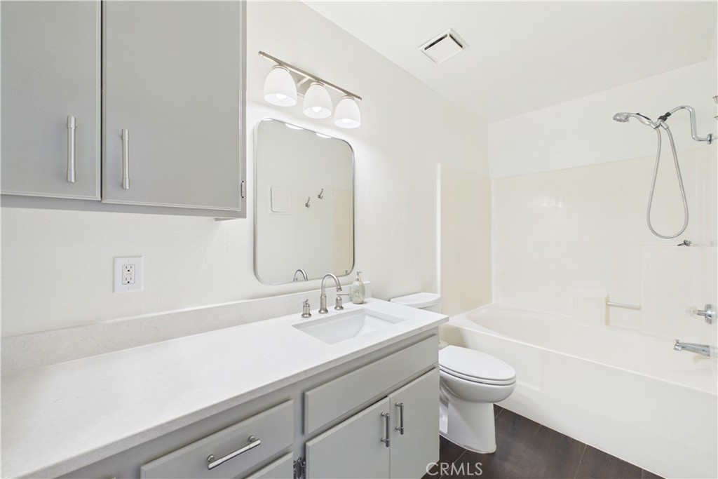 7735 Briarglen D