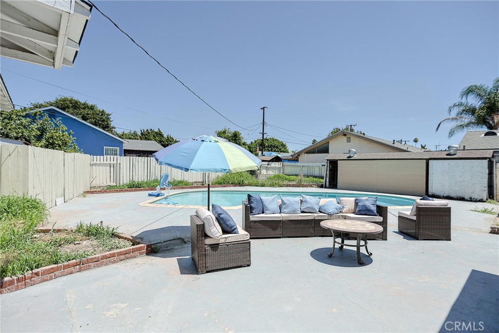 1316 W Tonia