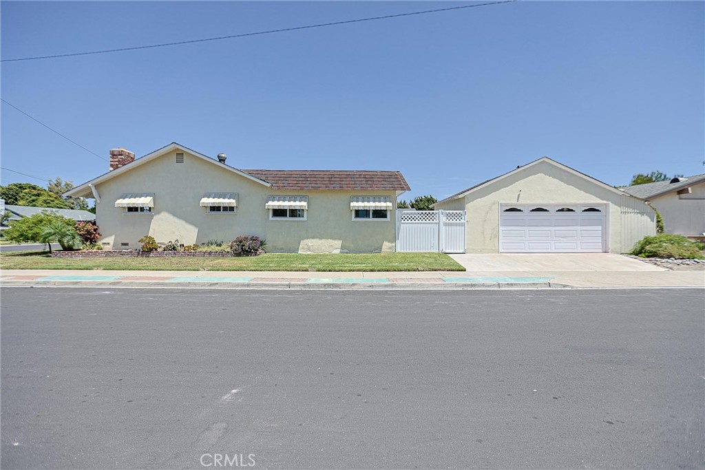 1316 W Tonia