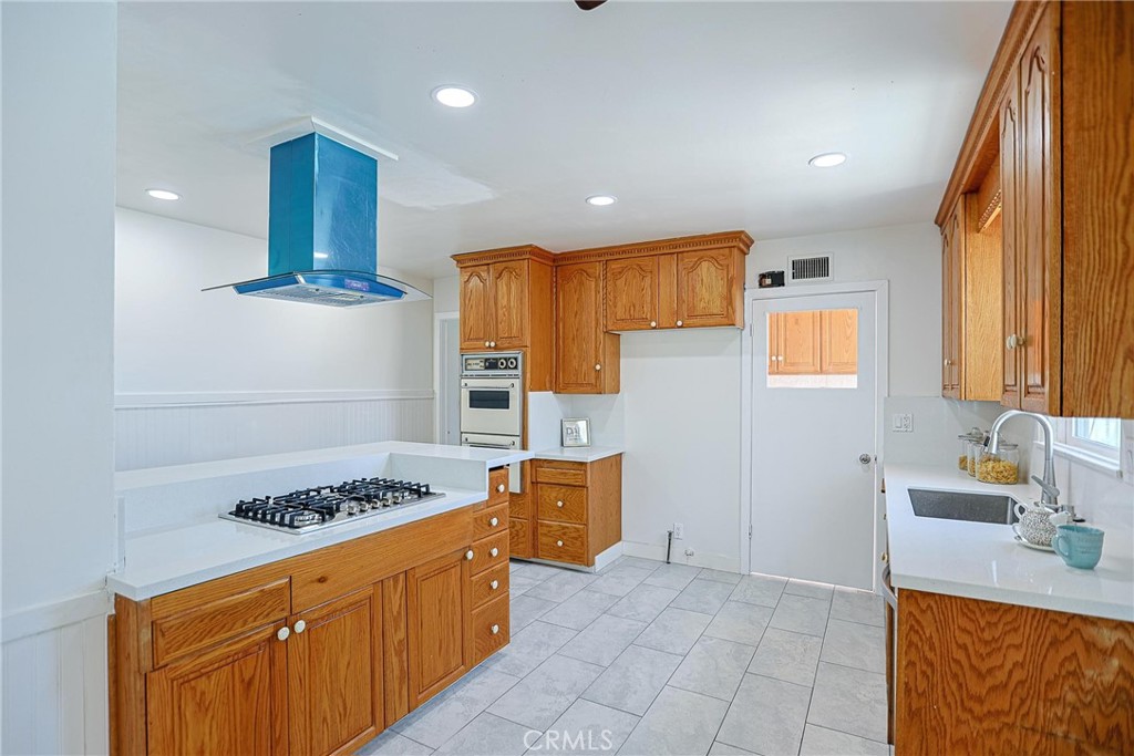 1316 W Tonia