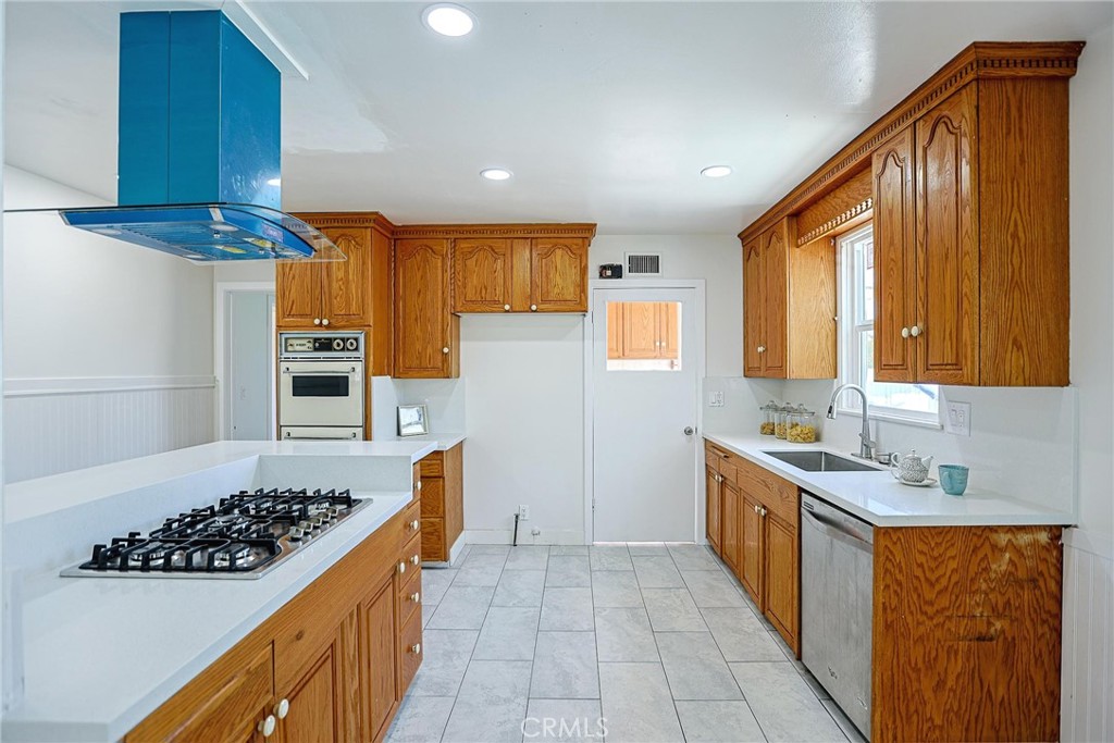 1316 W Tonia