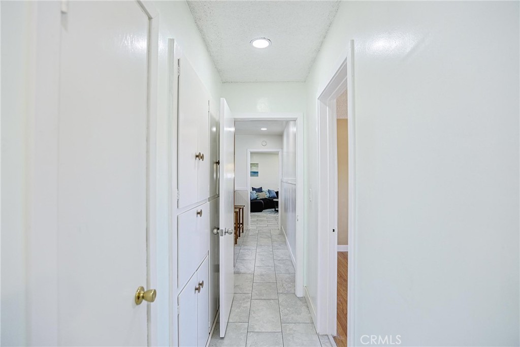 1316 W Tonia