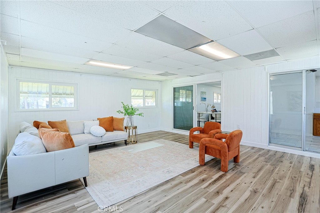 1316 W Tonia