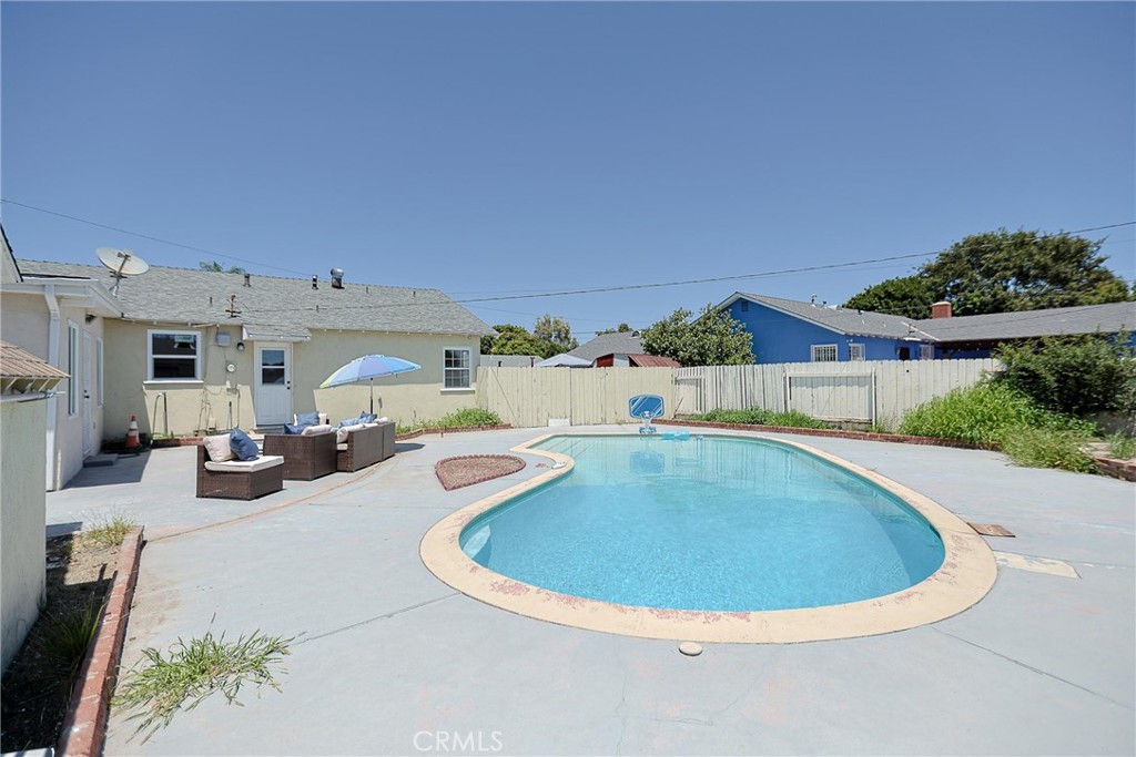 1316 W Tonia
