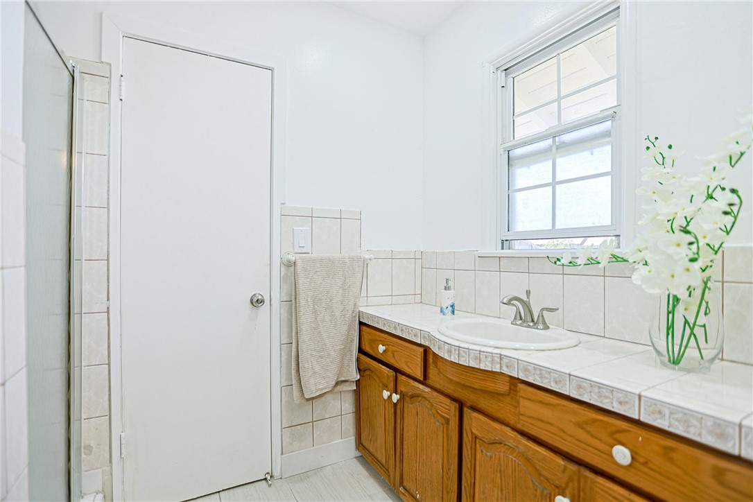 1316 W Tonia