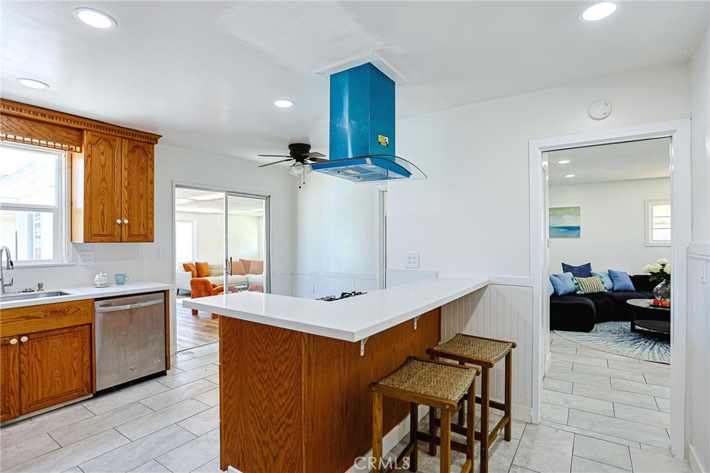 1316 W Tonia