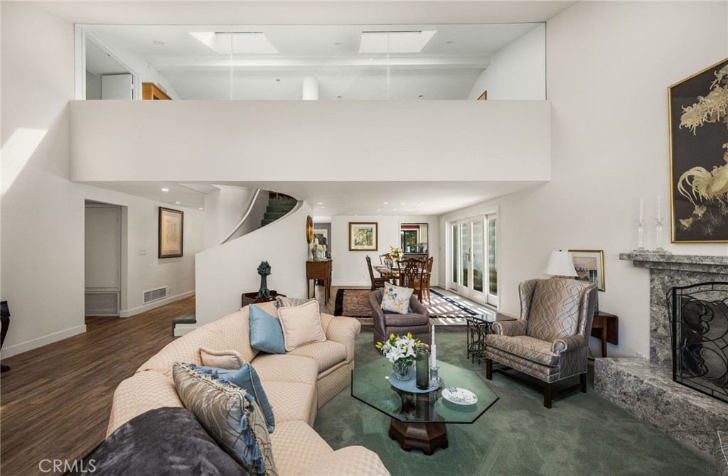 18581 Durfee