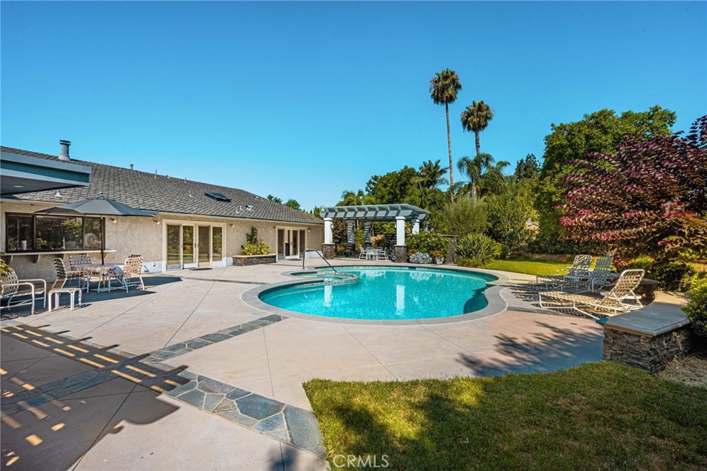 18581 Durfee
