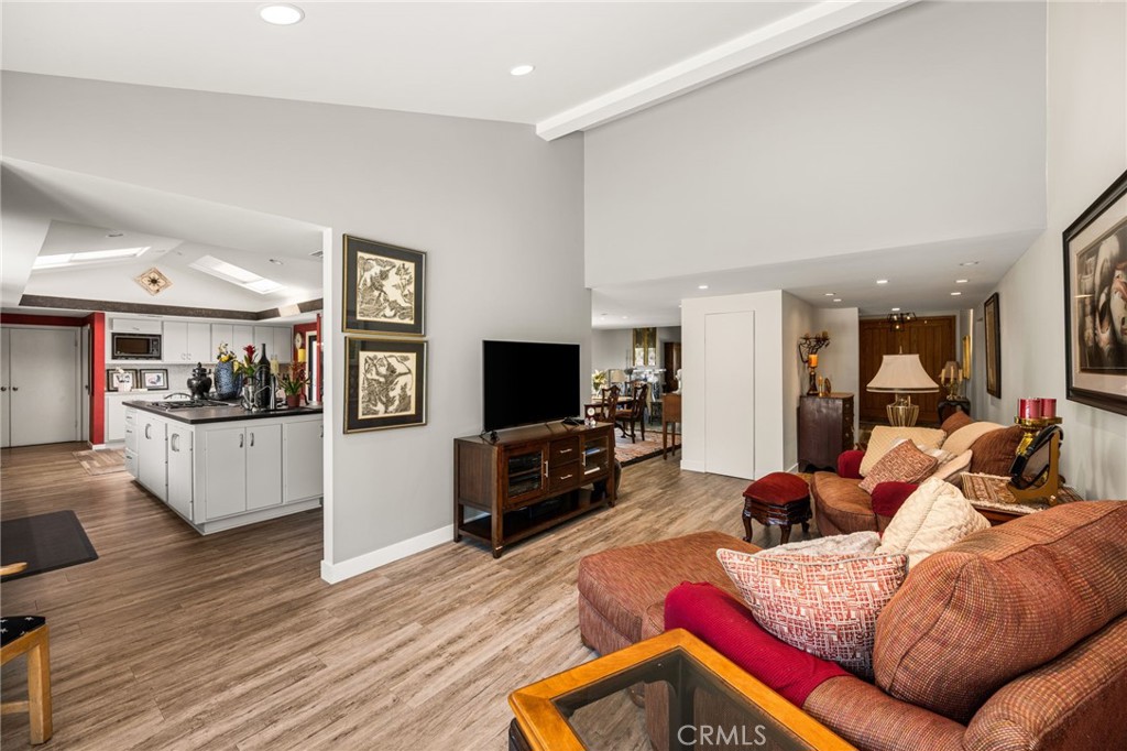 18581 Durfee