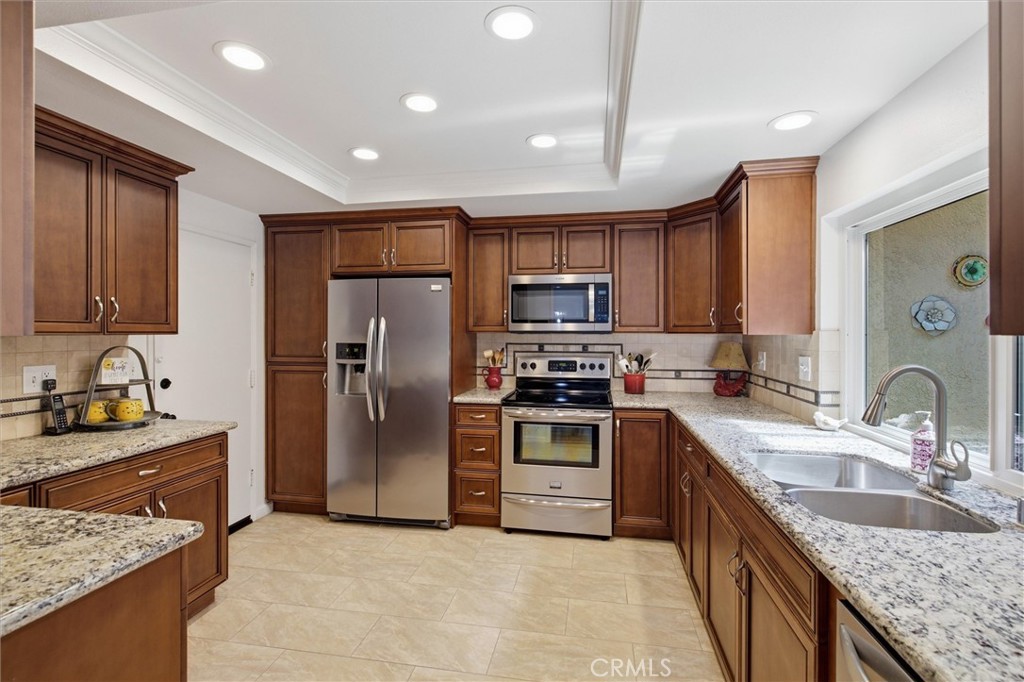 1228 Woodside Drive