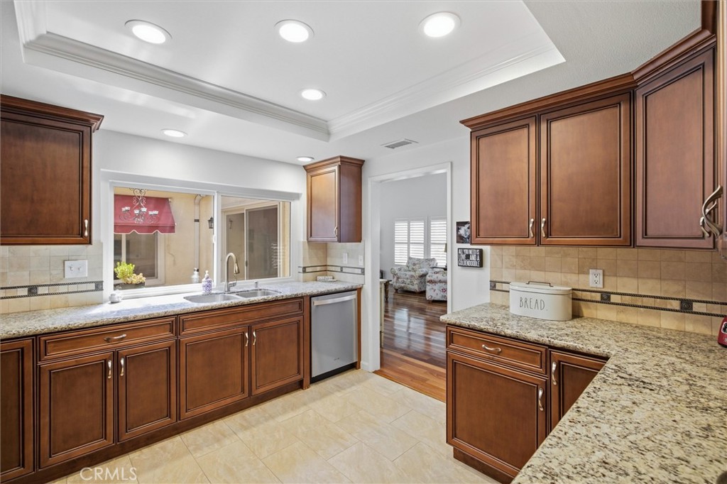 1228 Woodside Drive