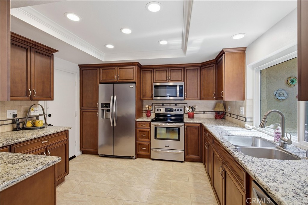 1228 Woodside Drive