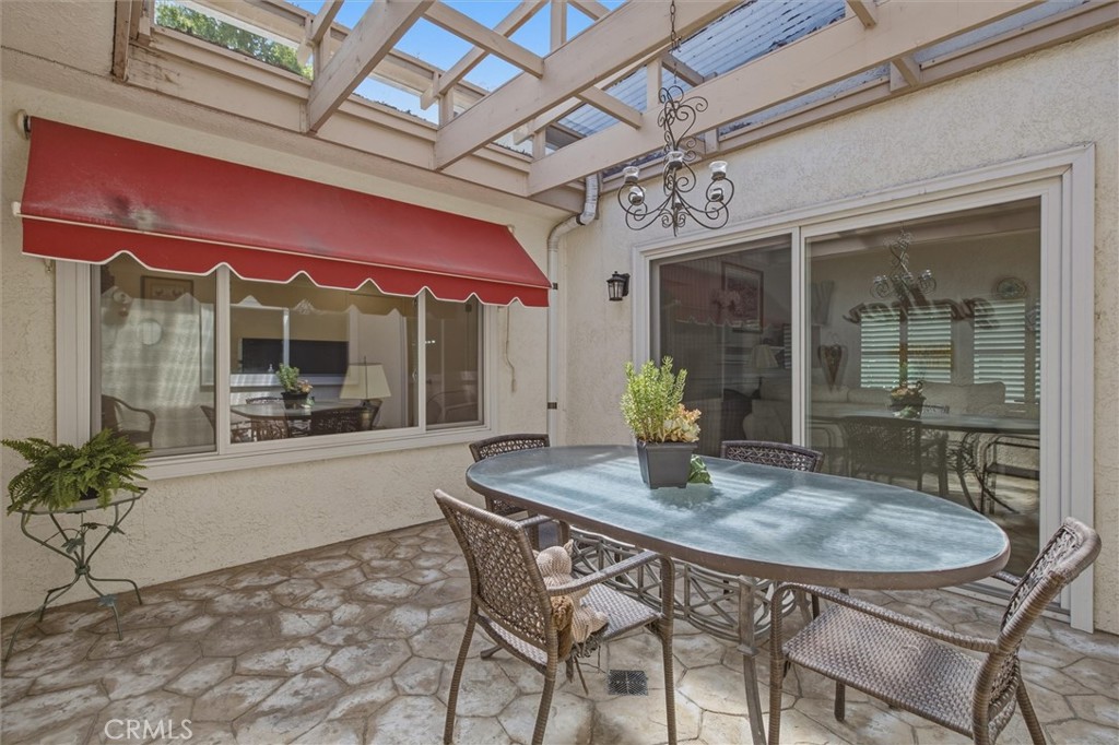 1228 Woodside Drive