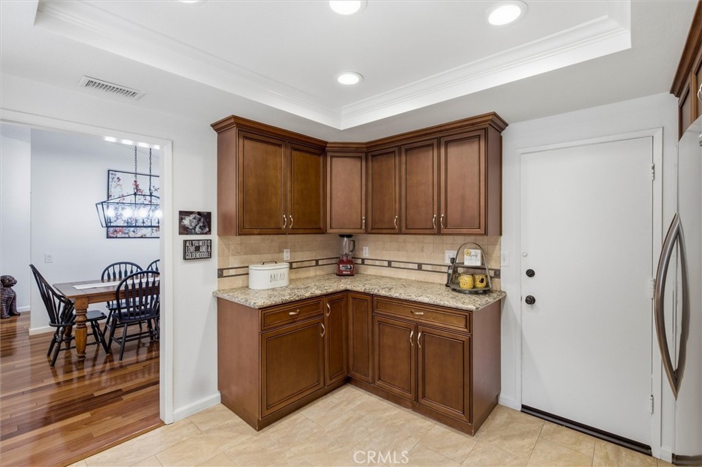 1228 Woodside Drive